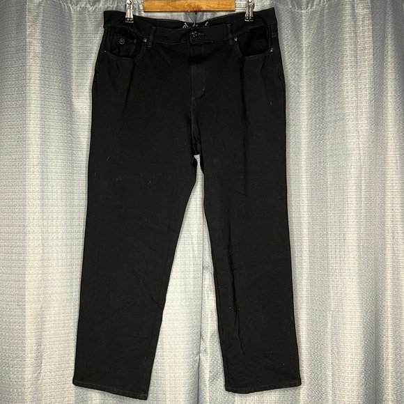 GLORIA VANDERBILT ALL AROUND SLIMMING EFFECT BLACK SIZE 16 PANTS - Picture 1 of 5